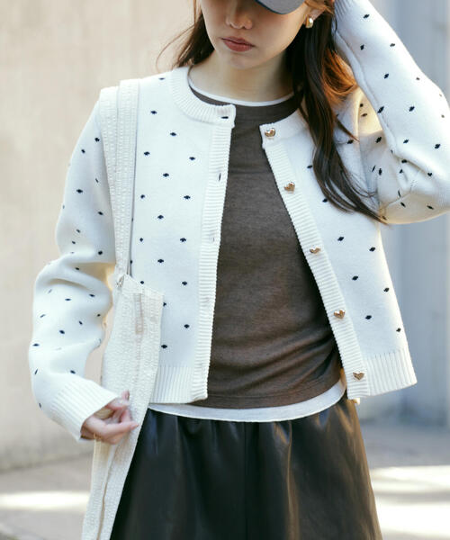 FREE'S MART（フリーズマート）の「◆ハートボタンドット柄カーディガン（ニット/セーター・レディース・グレー/ホワイト/ネイビー・FREE）」の21枚目の写真