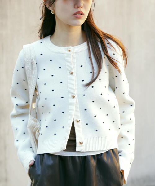 FREE'S MART（フリーズマート）の「◆ハートボタンドット柄カーディガン（ニット/セーター・レディース・グレー/ホワイト/ネイビー・FREE）」の22枚目の写真