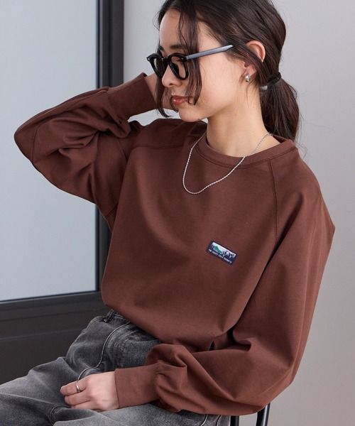 THE CRAFT CREW PRODUCTS（ザクラフトクループロダクツ）の「USAコットン ヘビーウェイト オーバーサイズ ラグラン ロングスリーブ Tシャツ / UVカット・マシンウォッシャブル【THE CRAFT CREW PRODUCTS】（Tシャツ/カットソー・レディース・ライトカーキ/ブラック/ブラウン系/アッシュグレー/オフホワイト/ネイビー系/アイボリー系・M/L）」の4枚目の写真