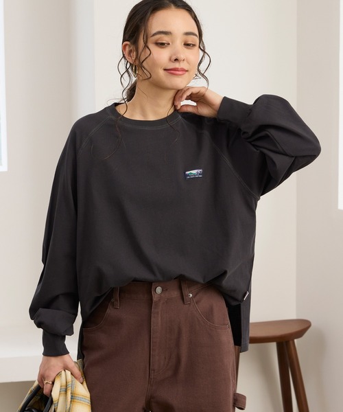 THE CRAFT CREW PRODUCTS(ザクラフトクループロダクツ)の「USAコットン ヘビーウェイト オーバーサイズ ラグラン ロングスリーブ Tシャツ / UVカット・マシンウォッシャブル【THE CRAFT CREW PRODUCTS】(Tシャツ/カットソー・レディース・ライトカーキ/ブラック/ブラウン系/アッシュグレー/オフホワイト/ネイビー系/アイボリー系/チャコールグレー/スモークピンク/カーキ・M/L)」の3枚目の写真
