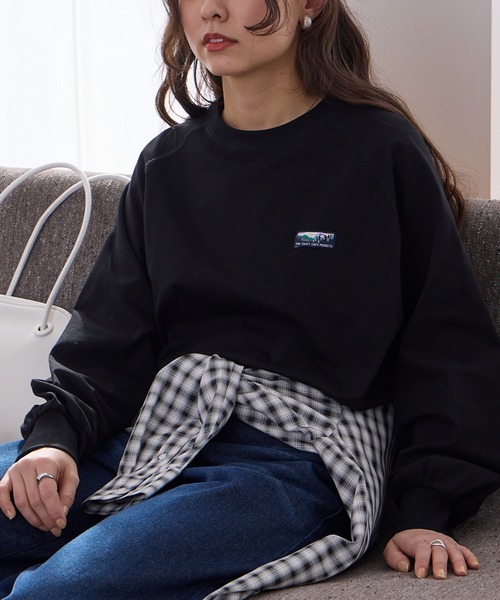 THE CRAFT CREW PRODUCTS（ザクラフトクループロダクツ）の「USAコットン ヘビーウェイト オーバーサイズ ラグラン ロングスリーブ Tシャツ / UVカット・マシンウォッシャブル【THE CRAFT CREW PRODUCTS】（Tシャツ/カットソー・レディース・ライトカーキ/ブラック/ブラウン系/アッシュグレー/オフホワイト/ネイビー系/アイボリー系・M/L）」の2枚目の写真