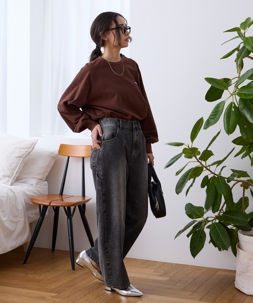 THE CRAFT CREW PRODUCTS（ザクラフトクループロダクツ）の「USAコットン ヘビーウェイト オーバーサイズ ラグラン ロングスリーブ Tシャツ / UVカット・マシンウォッシャブル【THE CRAFT CREW PRODUCTS】（Tシャツ/カットソー・レディース・ライトカーキ/ブラック/ブラウン系/アッシュグレー/オフホワイト/ネイビー系/アイボリー系・M/L）」の11枚目の写真