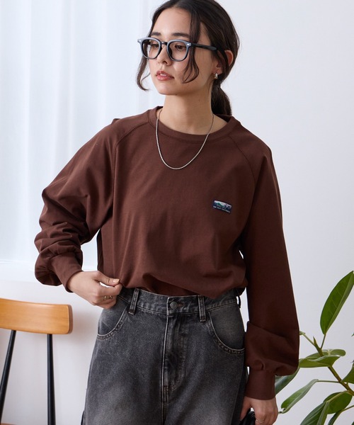 THE CRAFT CREW PRODUCTS（ザクラフトクループロダクツ）の「USAコットン ヘビーウェイト オーバーサイズ ラグラン ロングスリーブ Tシャツ / UVカット・マシンウォッシャブル【THE CRAFT CREW PRODUCTS】（Tシャツ/カットソー・レディース・ライトカーキ/ブラック/ブラウン系/アッシュグレー/オフホワイト/ネイビー系/アイボリー系・M/L）」の13枚目の写真