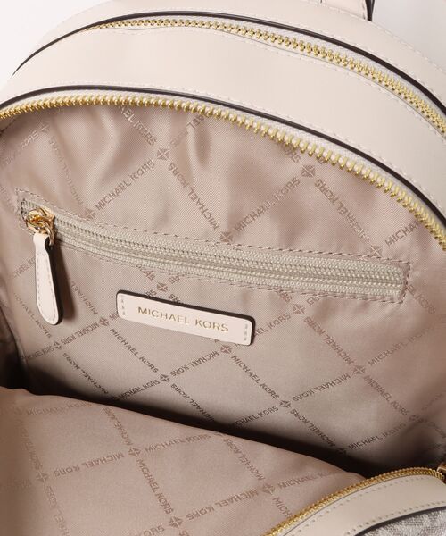 MICHAEL KORS(マイケルコース)の「JAYCEE MD ZIP PKT BACKPACK バックパック(バックパック/リュック・レディース・ベージュ系その他・FREE)」の5枚目の写真