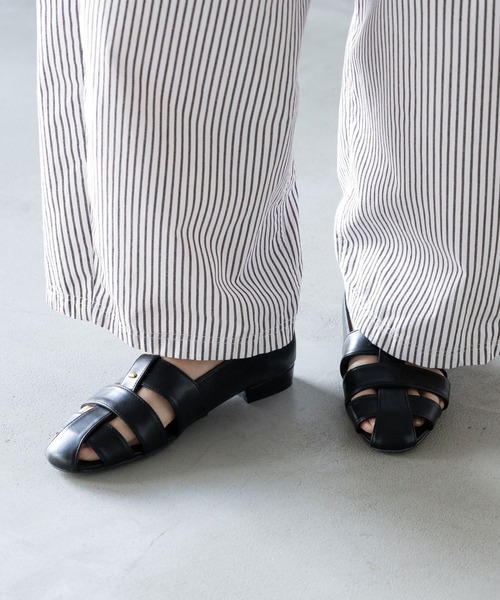 Elura(エルーラ)の「グルカパンプス/637045(パンプス・レディース・ブラウン/ブラック/オフホワイト・SMALL/LARGE/MEDIUM)」の1枚目の写真