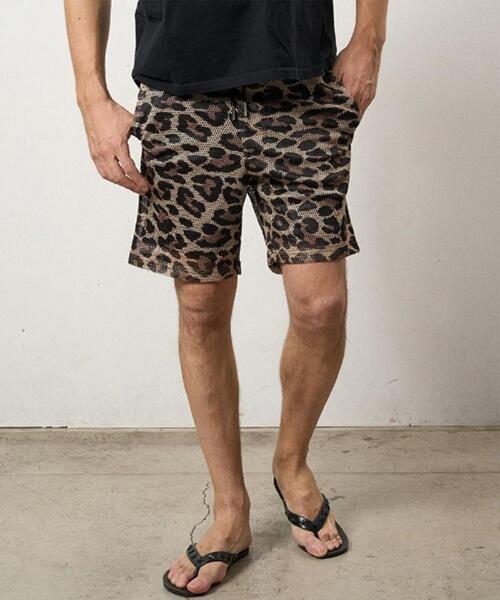 STUD MUFFIN(スタッドマフィン)の「STUD MUFFIN/スタッドマフィン/レオパードメッシュ スマイリーパッチ ショートパンツ/614-06289(その他パンツ・メンズ・ブラウン・3/2)」の1枚目の写真