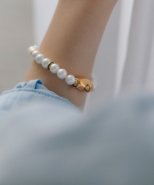 ear PAPILLONNER（イアパピヨネ）の「POPパールマグネットブレスレット（ブレスレット・レディース・ブラック/ホワイト・FREE）」の14枚目の写真