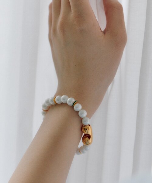 ear PAPILLONNER（イアパピヨネ）の「POPパールマグネットブレスレット（ブレスレット・レディース・ブラック/ホワイト・FREE）」の13枚目の写真