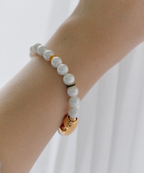 ear PAPILLONNER（イアパピヨネ）の「POPパールマグネットブレスレット（ブレスレット・レディース・ブラック/ホワイト・FREE）」の12枚目の写真