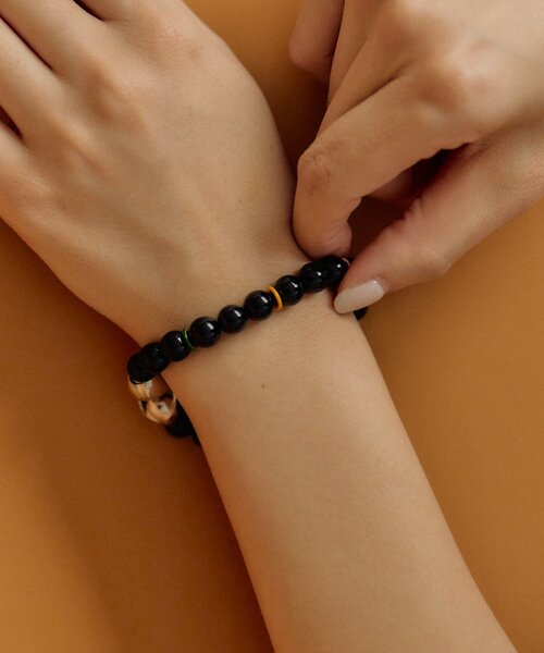 ear PAPILLONNER（イアパピヨネ）の「POPパールマグネットブレスレット（ブレスレット・レディース・ブラック/ホワイト・FREE）」の5枚目の写真