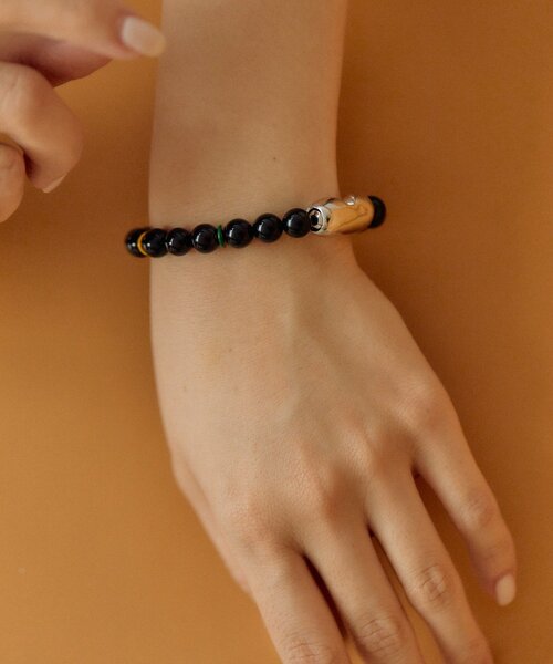 ear PAPILLONNER（イアパピヨネ）の「POPパールマグネットブレスレット（ブレスレット・レディース・ブラック/ホワイト・FREE）」の4枚目の写真