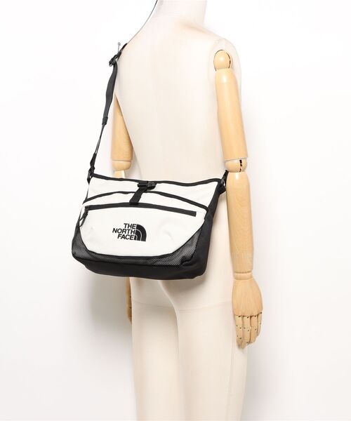 THE NORTH FACE（ザノースフェイス）の「【THE NORTH FACE/ザ ノースフェイス】リープショルダー（ショルダーバッグ・メンズ・ホワイト/ブラック/レッド・FREE）」の4枚目の写真