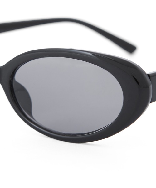 X-girl(エックスガール)の「MILLS LOGO OVAL SUNGLASSES(サングラス・レディース・ブラック/クリア/ブラウン・ONE SIZE)」の8枚目の写真