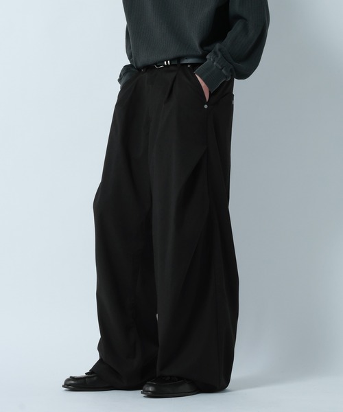 セール】ARCH TUCK 3D SILHOUETTE SLACKS/3Dシルエットスラックス