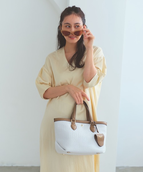 Breath TOPKAPI(ブレストプカピ)の「【Breath TOPKAPI】サングラスホルダー付き レザーコンビ カゴトートバッグ M(トートバッグ・レディース・ブラック/ホワイト/ベージュ・FREE)」の5枚目の写真