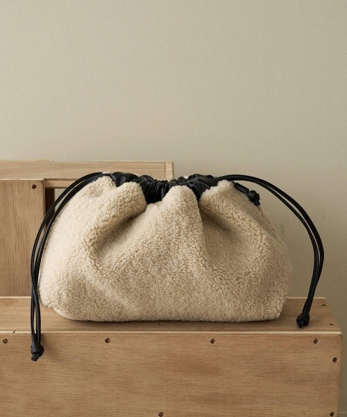 anuke(アンヌーク)の「anuke Reversible Boa Bag リバーシブルボアバッグ/62621003(ハンドバッグ・レディース・チャコールグレー/アイボリー・ONE SIZE)」の11枚目の写真