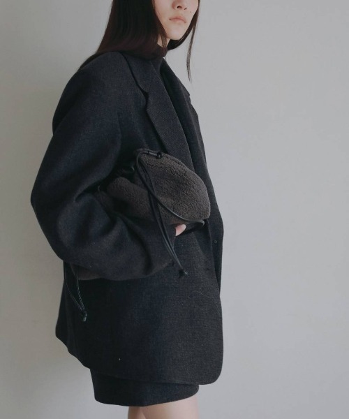 anuke(アンヌーク)の「anuke Reversible Boa Bag リバーシブルボアバッグ/62621003(ハンドバッグ・レディース・チャコールグレー/アイボリー・ONE SIZE)」の5枚目の写真