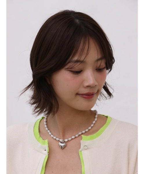 Edit Sheen（エディットシーン）の「メタルハートパールネックレス（ネックレス・レディース・ホワイト・FREE）」の2枚目の写真