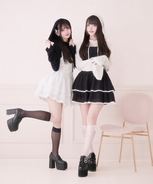Pal elfy(パルエルフィー)の「クロップドニットフーディー(カーディガン/ボレロ・レディース・オフホワイト/ブラック・フリー)」の19枚目の写真