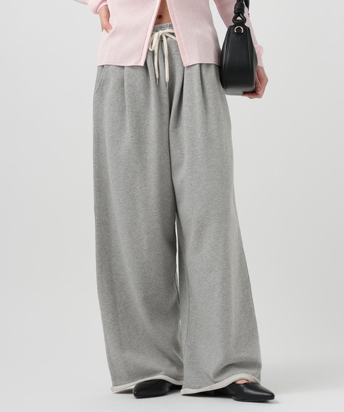 BAYFLOW（ベイフロー）の「[トレンドシルエット]カットオフスウェットタックパンツ（スウェットパンツ・レディース・オフホワイト/グレー・SMALL/MEDIUM）」の2枚目の写真