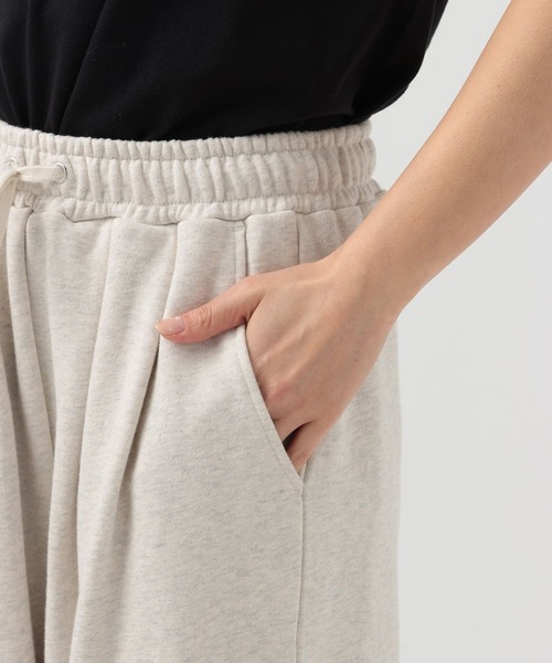 BAYFLOW（ベイフロー）の「[トレンドシルエット]カットオフスウェットタックパンツ（スウェットパンツ・レディース・オフホワイト・SMALL）」の20枚目の写真