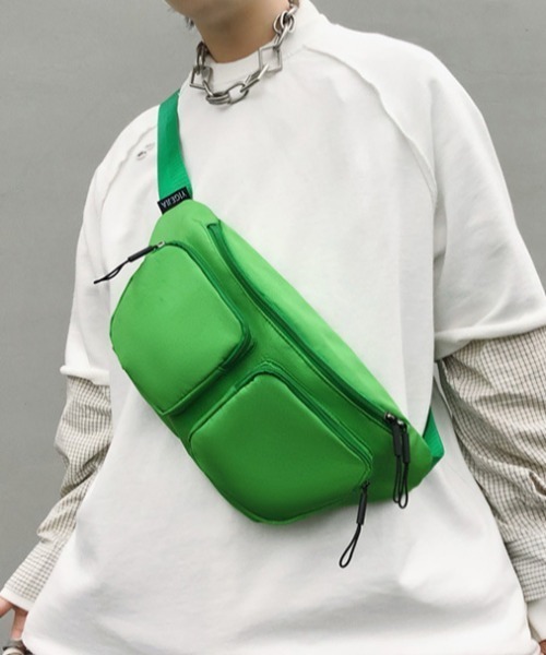 link lot(リンクロット)の「【ペットボトル収納可能】カラーナイロンショルダーバッグ(ショルダーバッグ・メンズ・グリーン/イエロー/オレンジ/レッド/ネイビー/ブラック・F)」の15枚目の写真