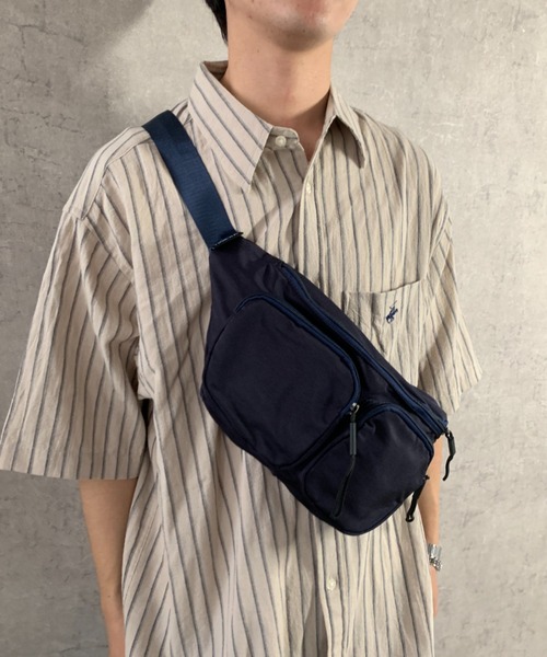 link lot(リンクロット)の「【ペットボトル収納可能】カラーナイロンショルダーバッグ(ショルダーバッグ・メンズ・グリーン/イエロー/オレンジ/レッド/ネイビー/ブラック・F)」の12枚目の写真