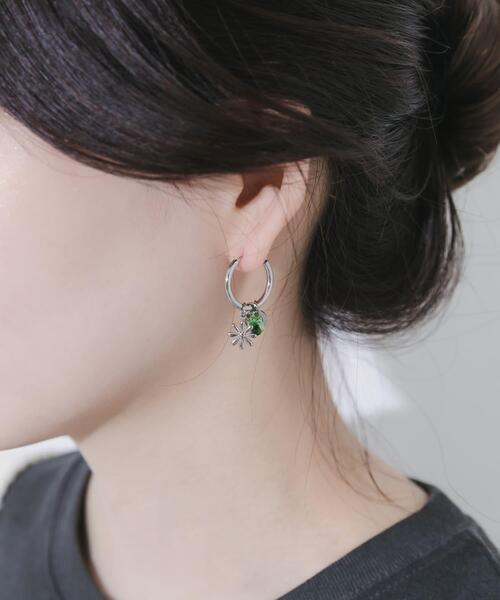 SMELLY(スメリー)の「ステンレスマルチチャームフープピアス(ピアス(両耳用)・レディース・シルバー系その他・-)」の3枚目の写真