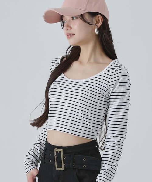 ANAP(アナップ)の「Uネック ベーシック クロップド トップス(Tシャツ/カットソー・レディース・ブラック/ホワイト×ブラック/ホワイト・F)」の18枚目の写真