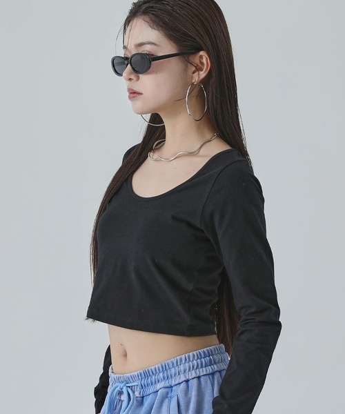 ANAP(アナップ)の「Uネック ベーシック クロップド トップス(Tシャツ/カットソー・レディース・ブラック/ホワイト×ブラック/ホワイト・F)」の14枚目の写真