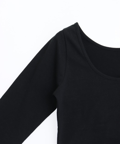 ANAP(アナップ)の「Uネック ベーシック クロップド トップス(Tシャツ/カットソー・レディース・ブラック/ホワイト×ブラック/ホワイト・F)」の9枚目の写真