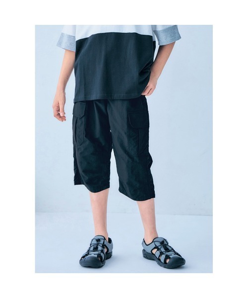 Belle Maison(ベルメゾン)の「接触冷感水陸両用クロップド丈カーゴパンツ(その他パンツ・キッズ・カーキ/ブラック・140/150/160/170)」の4枚目の写真