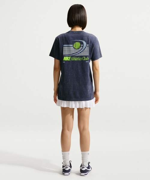 NIKE（ナイキ）の「ナイキ NIKE ナイキ   NSW CLSC BF バーシティ19 S/S Tシャツ（Tシャツ/カットソー・レディース・スモークピンク/ブラック/ネイビー・S/M/L/XL）」の6枚目の写真