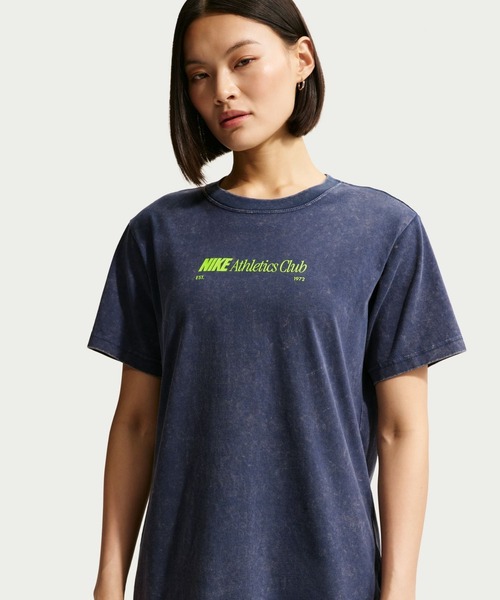 NIKE（ナイキ）の「ナイキ NIKE ナイキ   NSW CLSC BF バーシティ19 S/S Tシャツ（Tシャツ/カットソー・レディース・スモークピンク/ブラック/ネイビー・S/M/L/XL）」の4枚目の写真
