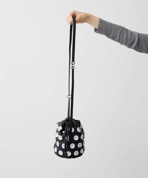 ear PAPILLONNER（イアパピヨネ）の「【kawa-kawa(カワカワ)】NO1551 putsu putsuポシェットバッグ（ショルダーバッグ・レディース・ブラック・FREE）」の19枚目の写真