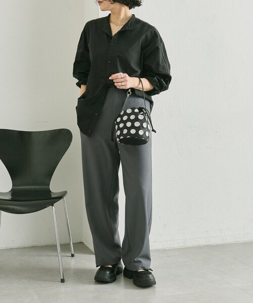 ear PAPILLONNER（イアパピヨネ）の「【kawa-kawa(カワカワ)】NO1551 putsu putsuポシェットバッグ（ショルダーバッグ・レディース・ブラック・FREE）」の3枚目の写真