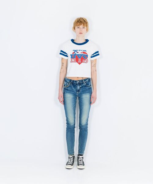HYSTERIC GLAMOUR（ヒステリックグラマー）の「HYS SP加工スキニーデニムパンツ（デニムパンツ・レディース・ライトインディゴブルー・24inch/25inch/26inch/27inch/28inch）」の5枚目の写真