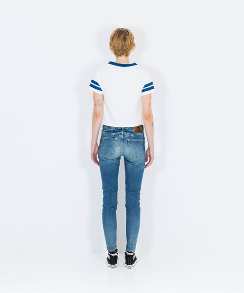 HYSTERIC GLAMOUR（ヒステリックグラマー）の「HYS SP加工スキニーデニムパンツ（デニムパンツ・レディース・ライトインディゴブルー・24inch/25inch/26inch/27inch/28inch）」の3枚目の写真