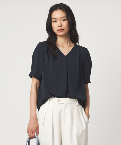 green label relaxing(グリーンレーベルリラクシング)の「Vネック ショートスリーブ ブラウス マシンウォッシャブル(シャツ/ブラウス・レディース・その他1/ホワイト/ネイビー・FREE)」の7枚目の写真