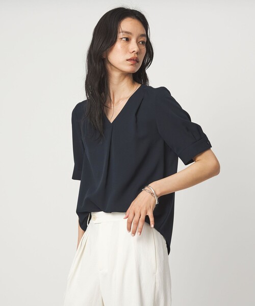 green label relaxing(グリーンレーベルリラクシング)の「Vネック ショートスリーブ ブラウス マシンウォッシャブル(シャツ/ブラウス・レディース・その他1/ホワイト/ネイビー・FREE)」の8枚目の写真