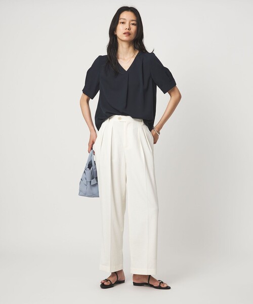 green label relaxing(グリーンレーベルリラクシング)の「Vネック ショートスリーブ ブラウス マシンウォッシャブル(シャツ/ブラウス・レディース・その他1/ホワイト/ネイビー・FREE)」の9枚目の写真
