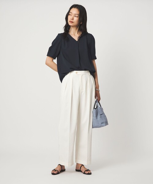 green label relaxing(グリーンレーベルリラクシング)の「Vネック ショートスリーブ ブラウス マシンウォッシャブル(シャツ/ブラウス・レディース・その他1/ホワイト/ネイビー・FREE)」の10枚目の写真