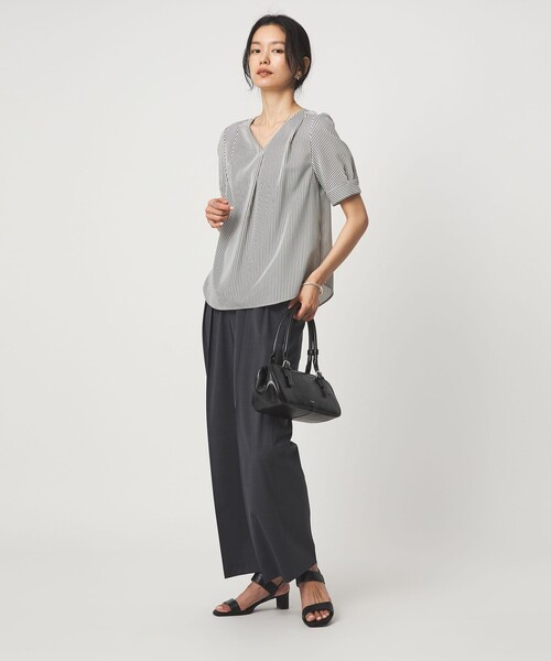 green label relaxing(グリーンレーベルリラクシング)の「Vネック ショートスリーブ ブラウス マシンウォッシャブル(シャツ/ブラウス・レディース・その他1/ホワイト/ネイビー・FREE)」の18枚目の写真