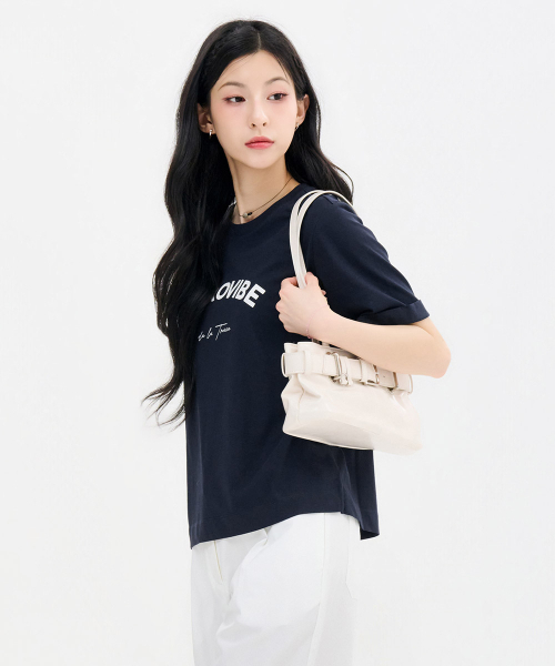 CHASECULT(チェイスカルト)の「レディース 袖変形グラフィック 半袖Tシャツ-FBRG5870D04(Tシャツ/カットソー・レディース・ネイビー・90/85)」の4枚目の写真