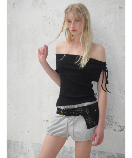 ETMON(エトモン)の「String Off Shoulder T-Shirt, Black(Tシャツ/カットソー・レディース・その他・F)」の1枚目の写真