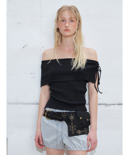 ETMON(エトモン)の「String Off Shoulder T-Shirt, Black(Tシャツ/カットソー・レディース・その他・F)」の2枚目の写真