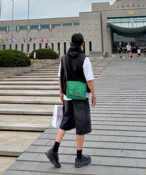 URBANAGE(アーバンエイジ)の「バミューダカーペンターデニムショートパンツ_ブラック(その他パンツ・レディース・その他・LARGE/MEDIUM/X-LARGE)」の17枚目の写真