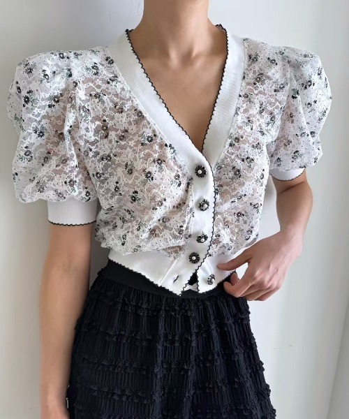 FAVORITO(ファヴォリート)の「花柄シングルブレストトップス(シャツ/ブラウス・レディース・ホワイト/ベージュ/ブラック・F)」の5枚目の写真