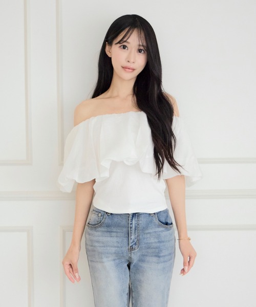 ALLuRing ChaRm(アリュリングチャーム)の「Slim Off-shoulder Blouse / スリムオフショルダーブラウス(Tシャツ/カットソー・レディース・ホワイト/ブラック・FREE)」の21枚目の写真