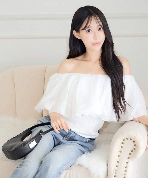 ALLuRing ChaRm(アリュリングチャーム)の「Slim Off-shoulder Blouse / スリムオフショルダーブラウス(Tシャツ/カットソー・レディース・ホワイト/ブラック・FREE)」の20枚目の写真